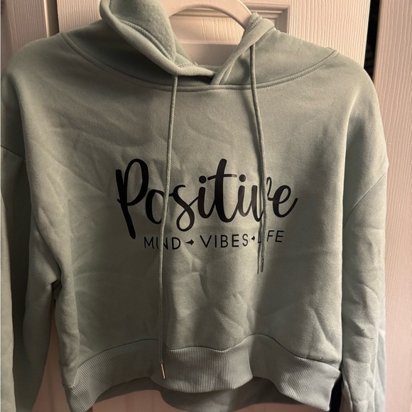 Seafoam green crop top sweater - Picture 4 of 5